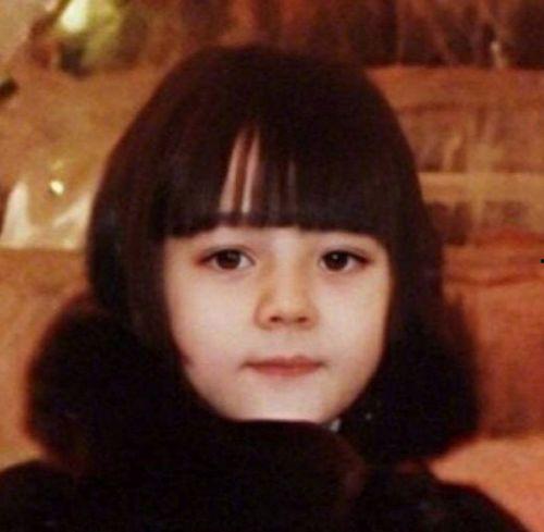 迪丽热巴小时候的照片,迪丽热巴童年萌照回顾